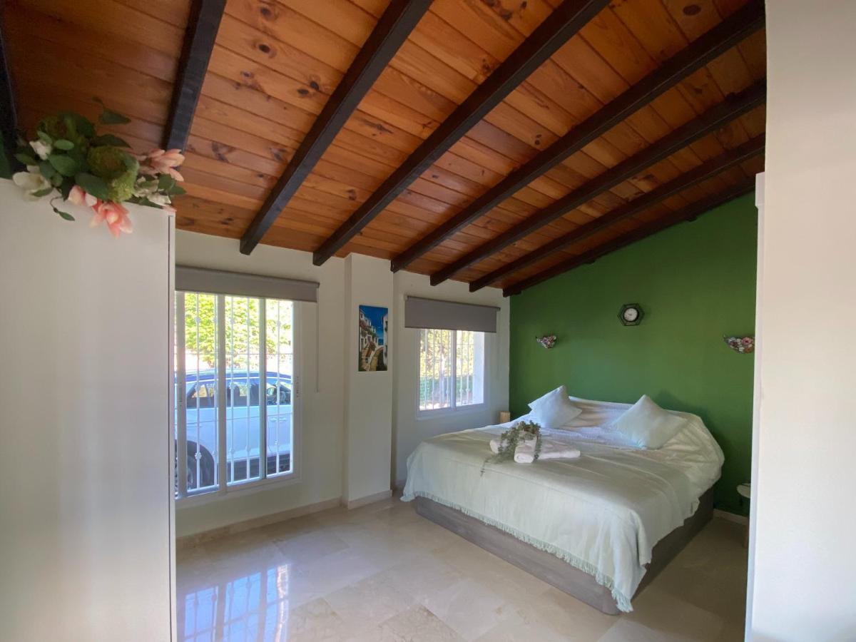 Bed and Breakfast Casa Donny Alhaurín el Grande Habitación foto